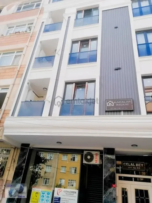 Çeşit Emlak Akıncılar Mah De Yeni Bina Da 2+1 80m2 Satılık Daire