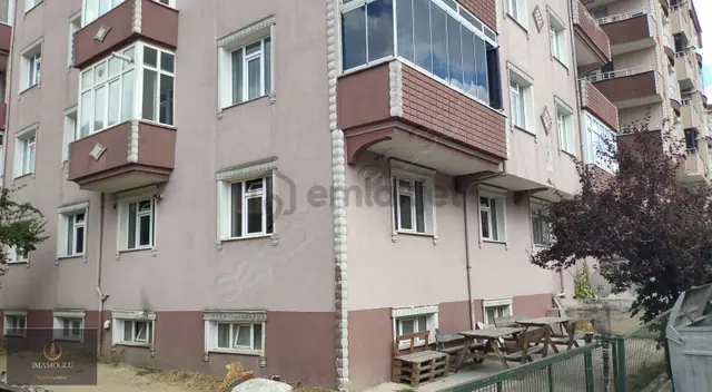 Kapaklı Merkezde Kiralık Servis Güzegahı 2+1 Yüksek Giriş 75m2