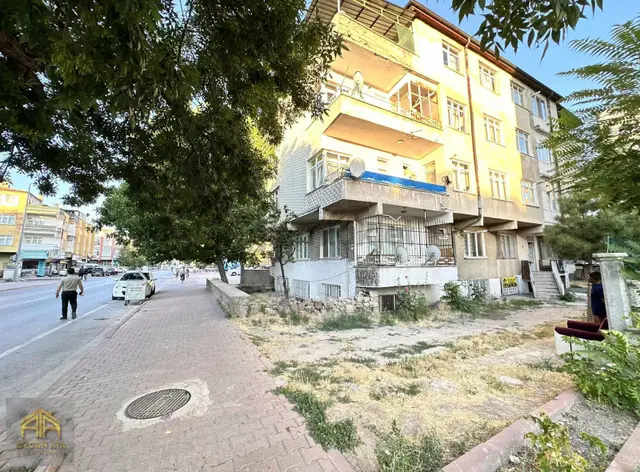 Özcan Ata'dan Fevziçakmak Mah.3+1 Dıştan Dirişli Bodrum Daire