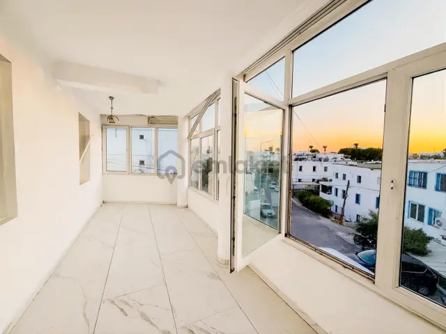 Konacıkta Köşebaşı Düzayak Satılık Daire Etrafı Açık Havadar Ev 1