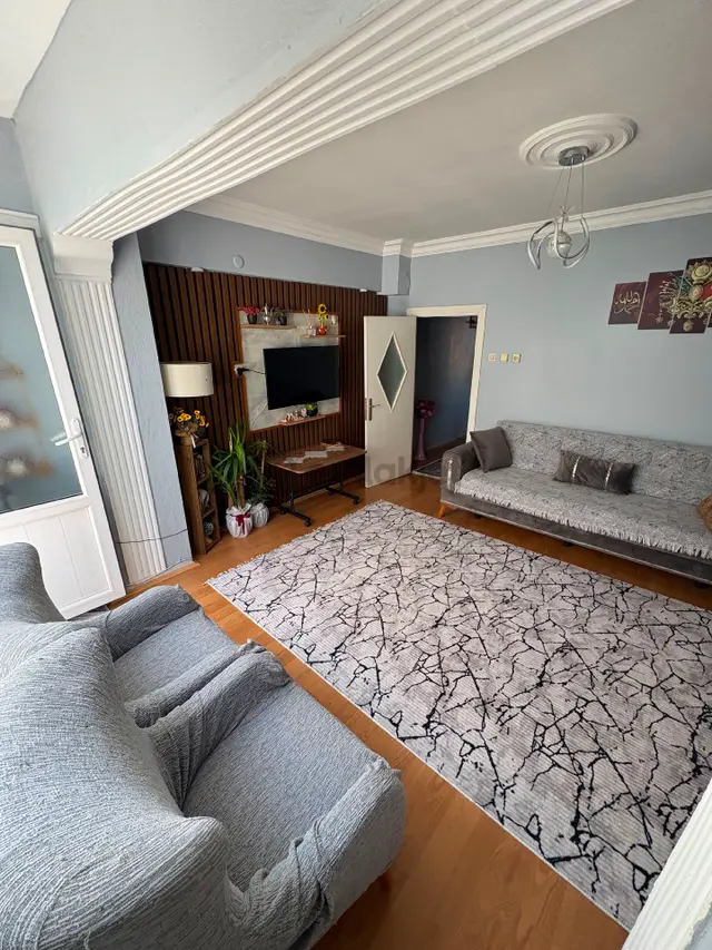 Üzmez Gayrimenkuldan Ful Tadilatlı Satılık 2+1 1