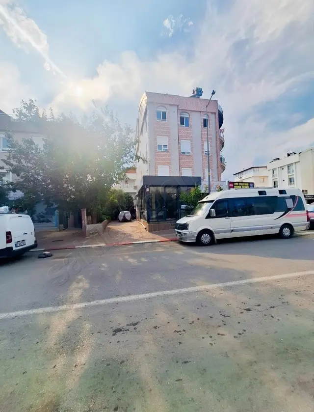 Köşebaşı Mükemmel Lokasyon 1