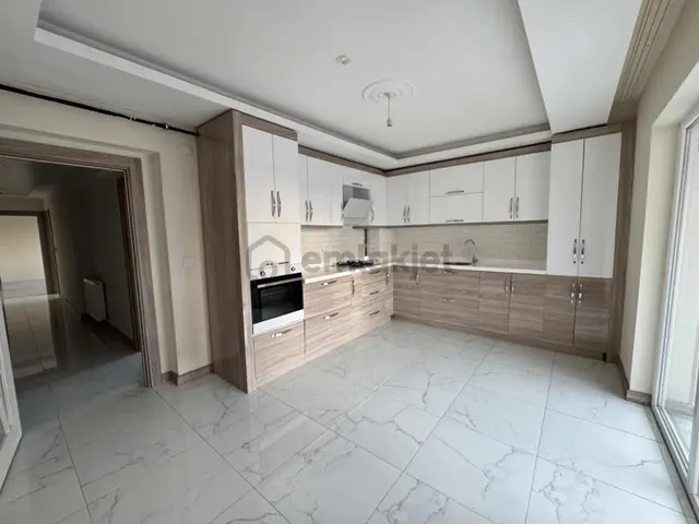 Tanrıverdi'den Kiralık Atatürk Mah Önü Açık 3+1 1