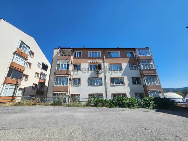 Karabük 5000 Evler Cumhuriyet Mahallesinde Ara Kat 3+1 Daire Satılıktır 1