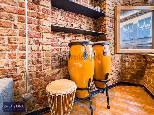 R-one Beyoğlu Tüm Faturalar Dahil Balkonlu Kiralık Daire-eng 1