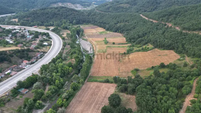 1.380 M2 Satılık Tarla. Çanakakle Bihga Katrancı 0-142 Çaya Ve Köye Yakın Tarla. Çayza 100, Köye 1
