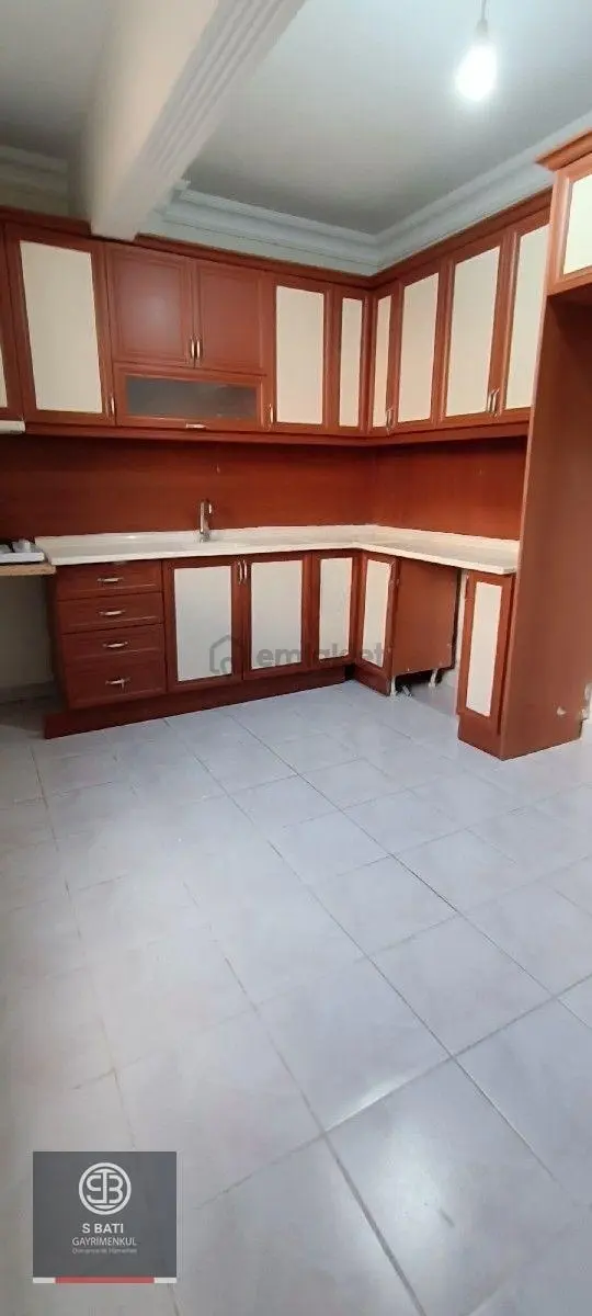 Avcılar Firuzköy'de Geniş & Ferah 2+1 Bahçe Katı Kiralık Daire