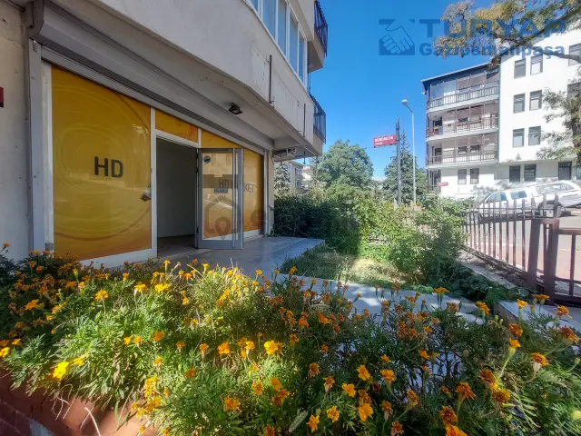 Cinnah Caddesi Kuşkondu Sokakta Köşe Dükkan 1