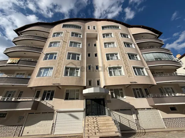 Elit Emlak'tan Kiralık Yarenler Mah Garajlı Asansörlü 4+1daire 200 M2 1