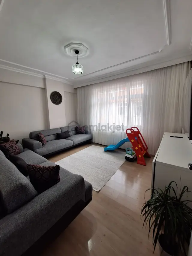 Temiz Bakımlı Kiralık Aile Apartmanı 2+1 1