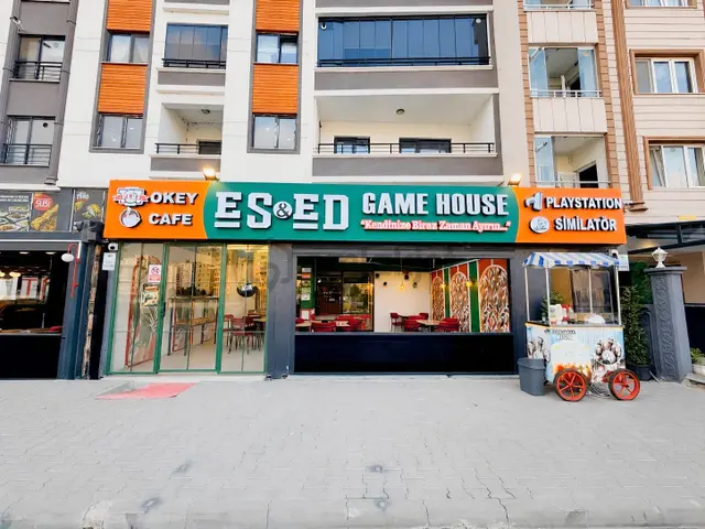 Bi·nova'dan Derebahçe'de Cadde Üstünde Oyun Ve Plastion Cafe 1