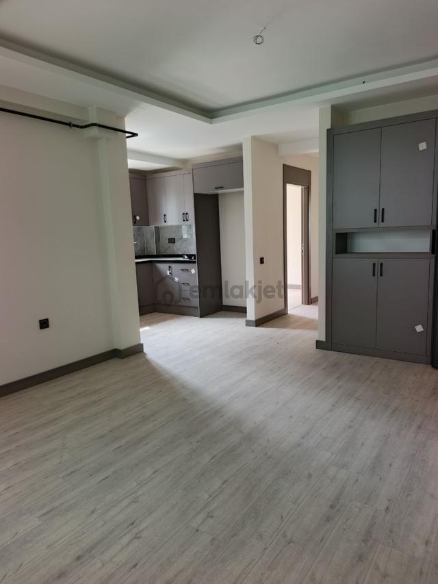 Mezitli Yedi Kardeşler Civarı Kiralık Sıfır 2+1 Lüks Site İçinde