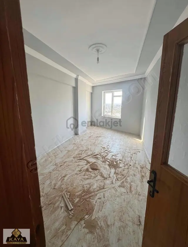 Atatürk Caddesi Üzerinde Köşe Başı 5/4 Katı Kiralık