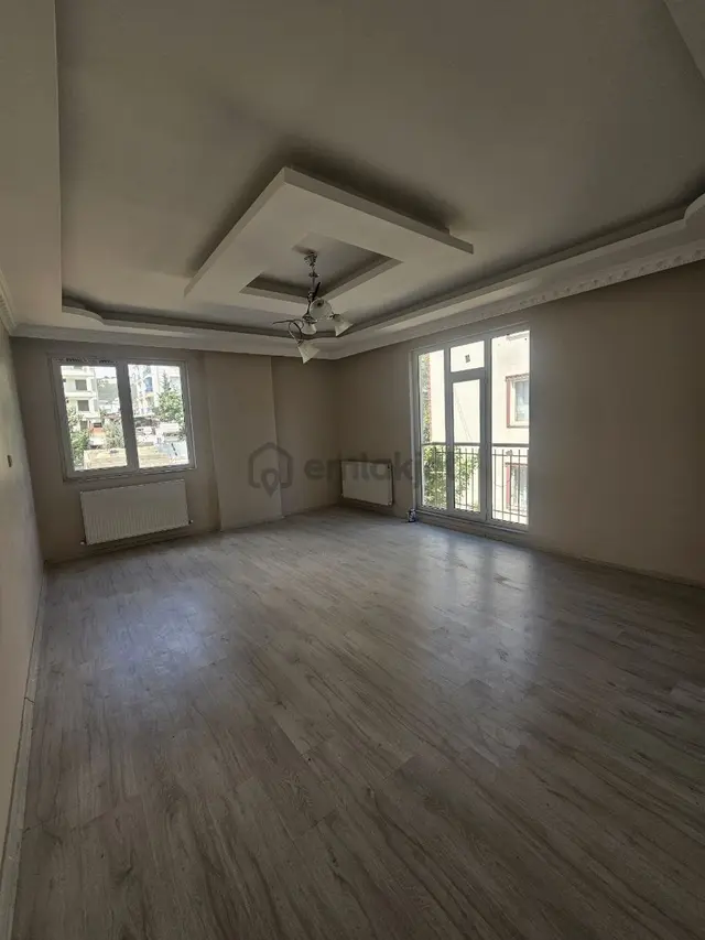 Müftülük Caddesi Üzerinde Az Katlı Binada Geniş 3+1 Satılık Dair