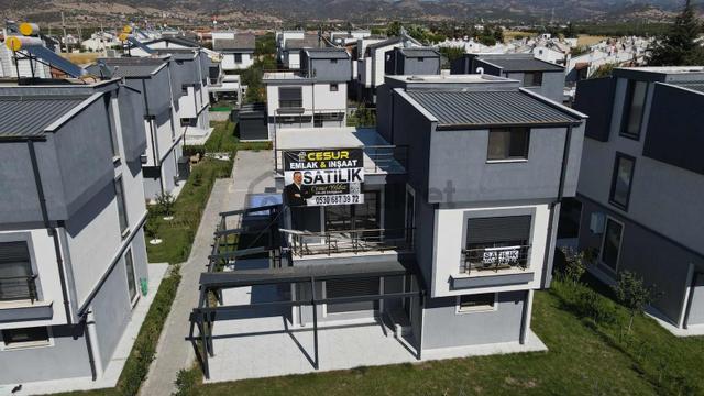 Dikili Salihler Satılık 4+1 Havuzlu Müstakil Lüks Villa 1