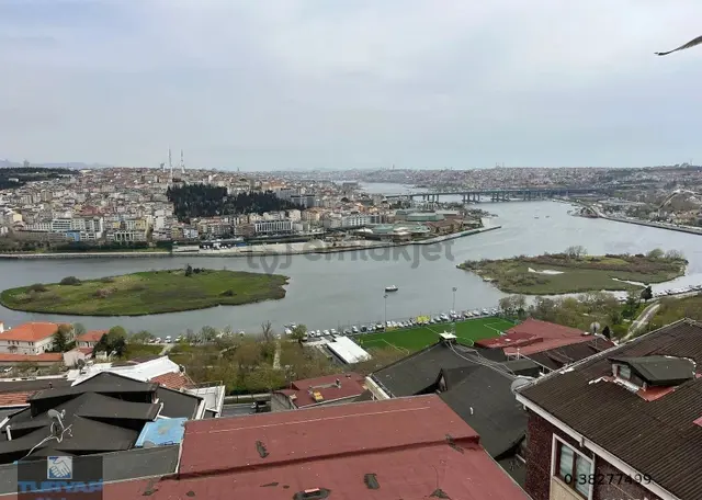 Turyap Alpha'dan 2.5+1 Muhteşem Haliç Manzaralı Satılık Daire 1