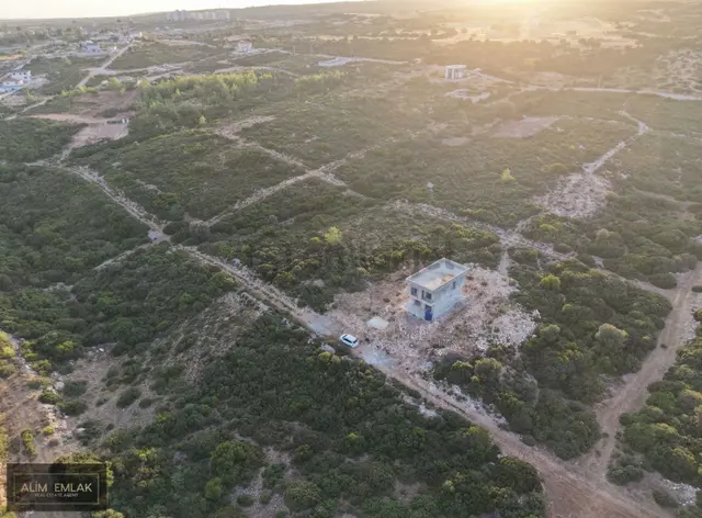 Didim Bozseki'de Konumu Güzel 3 Adet Yan Yana Toplam 900 M2 Arsa