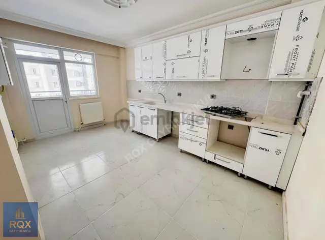 Sanayi Çevresinde Çift Banyolu Sıfır Site İçi 3+1 Kiralık Daire 1