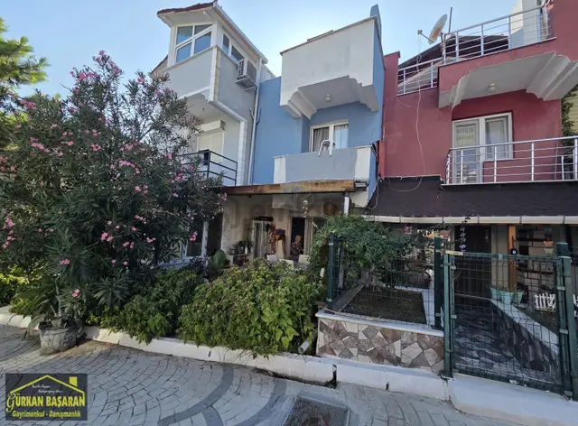 Fırsatlı Bir Yatırım Daha Satılık Denize Sıfır Villa Bahçeli 1