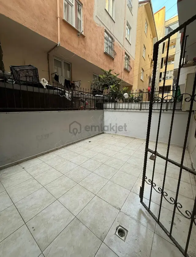 Talatpaşa'da Bahçe Katı 2+1 Daire, Kat Mülkiyetli