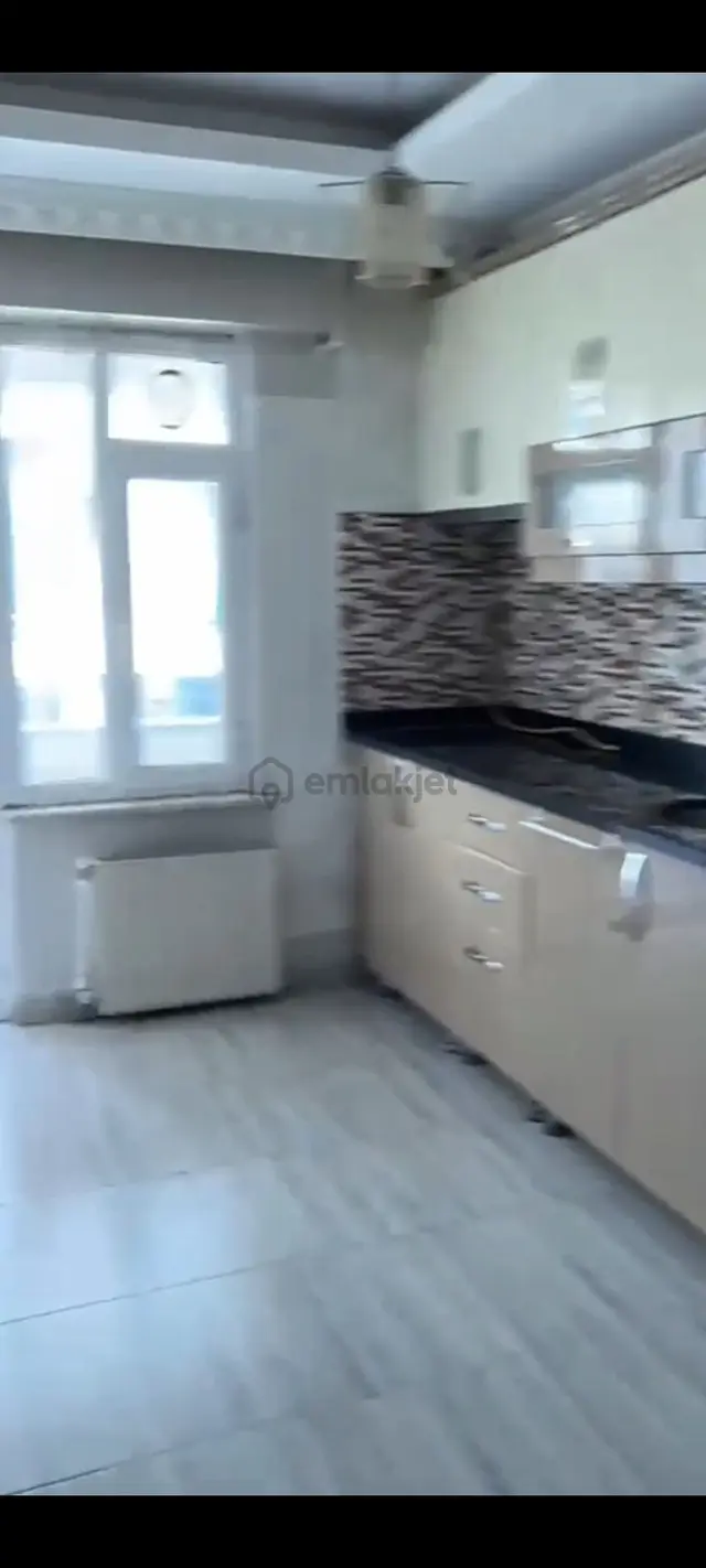 Esenyurt Mehmet Akif Ersoy Mahallesi 2+1 Temiz Daire 1