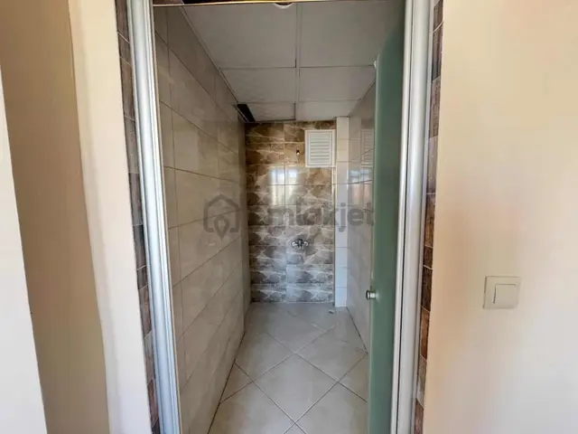 Serkent Bahçeli Evlerde Bulunan Kiralık 3+1 Daire 1