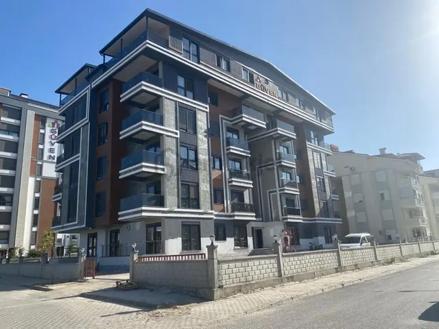 Denizyoluna Yakın | 3+1 | 3 Cepheli | Kiralık Daire 1