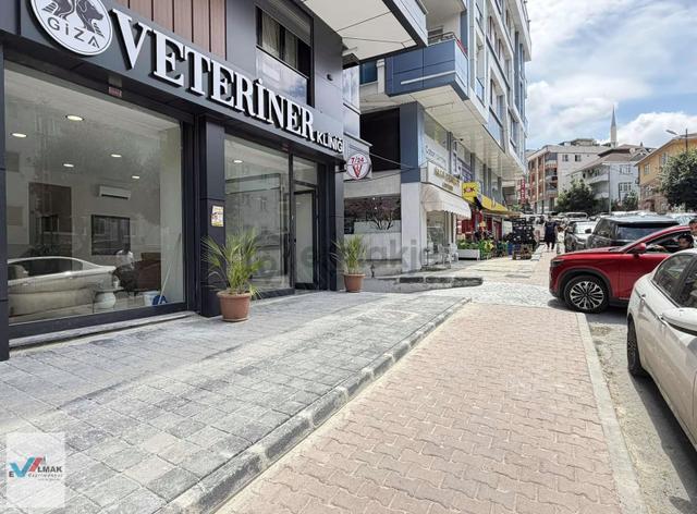 Evalmak'ta Halkalı'da Cadde Üzeri 200m2 Teraslı Kiracılı Dükkan