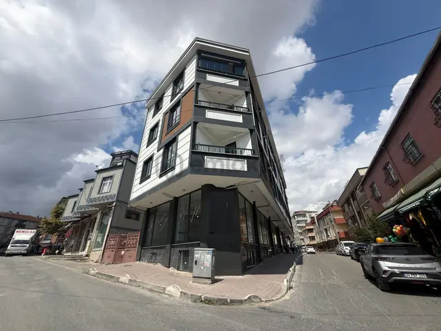 Kocasinan Merkez Mahallesinde 2 Katlı 390m2 Depolu Dükkan