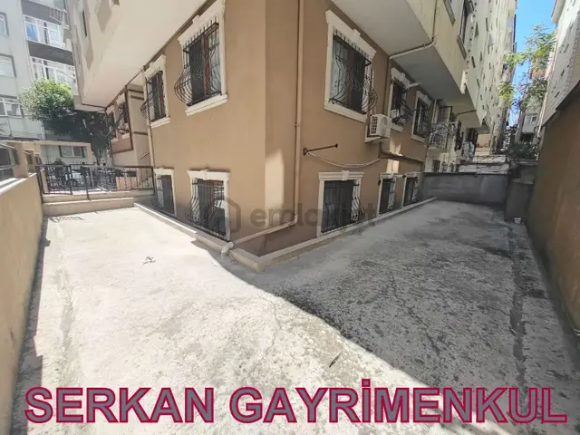 Serkan Gayrimenkulden Bahçelievler Yenibosna Çakmak Durağında 12 Yıllık Bahçe Katı