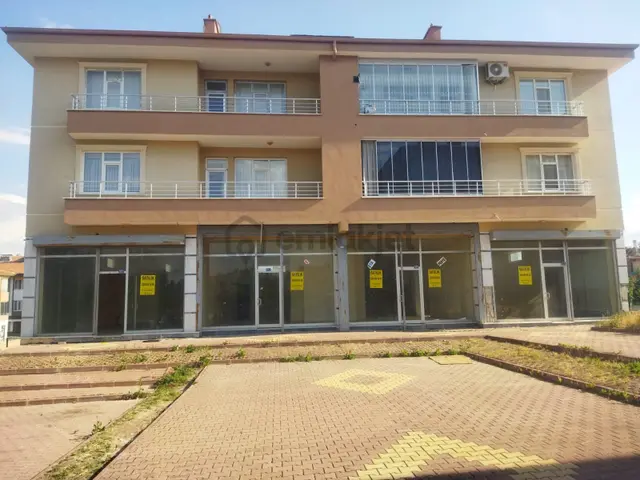 Kosova Mahallesinde Pirireis Parkı Yanı Satılık 4 Adet 75m2 Herbiri Dükkan