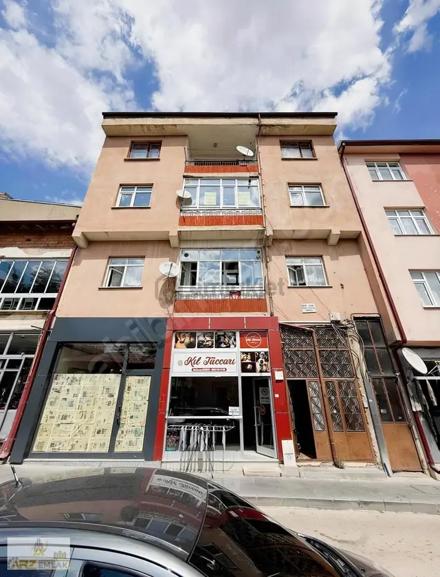 Arz'dan Satılık 2+1 Daire Merkezin Kalbinde Bayburt Lise Yanı 1