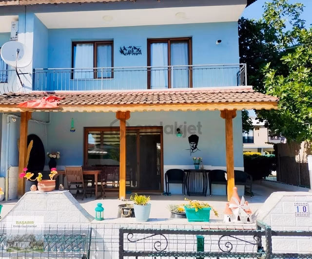 Çeşme Alaçatı Merkezde Otobana 100 M Villa