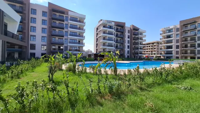 Antalya Altıntaş’ta Havuz Manzaralı Eşyalı 2+1 Kiralık Daire 1