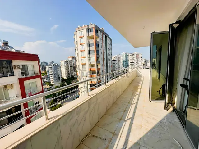 Aydından Mezitli Merkezde Ferah Ve Kullanışlı 4+1 Daire
