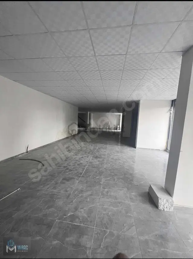 Hasankeyf Yolunda Kiralık 400 M2 Dükkan 1