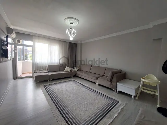 Gazi Osman Paşa Küçük Köy Yeni Mah. Metronun Üstün De Acil Satılık Daire 3.kat 2+1 110 M2 1