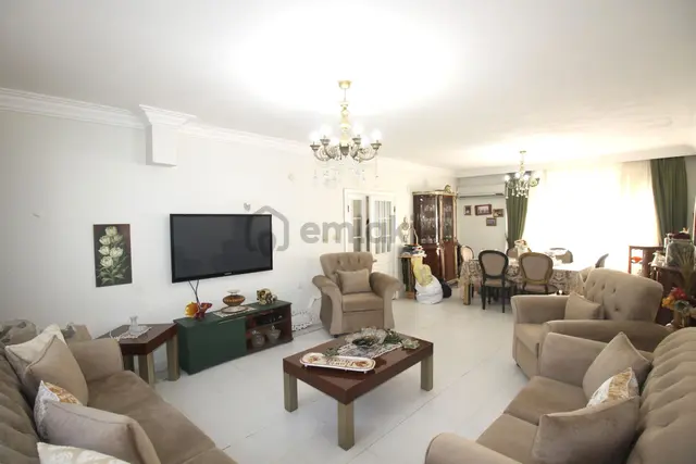 Retro’dan Huzurlu Bir Yaşamın Kapılarını Aralayacağınız 5+1 Villa 1