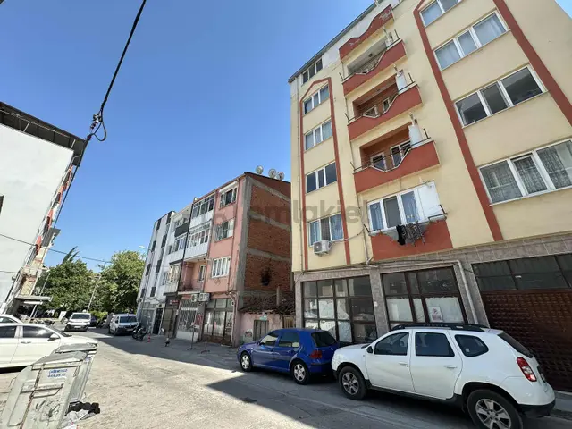 1. Oruçgazi Mah. Muharrem Hasbi Lisesi Yanı 2+1 Asansörlü Daire 1
