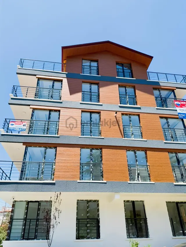 Seyranbağlarında Sıfır 3+1 Yerden Isıtma Kapalı Otopark Asansör