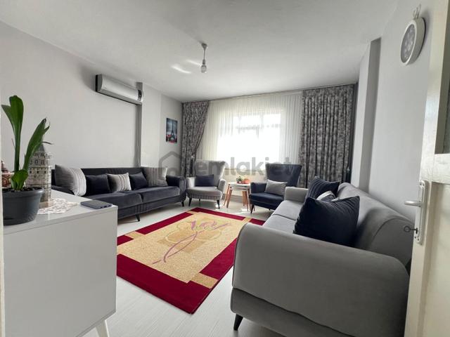 Yenibosna Fevzi Çakmak Mahallesinde Satılık Daire Güney Cephe Metrobüse Yakın
