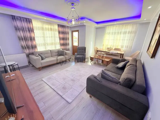 Arzu Emlaktan Yunusemre Mah 7yaşında Asansörlü 3+2 Dubleks Daire