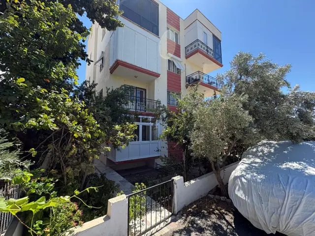 Rota Emlak'tan Gümüldür Merkezde 3+1 Kiralık Daire 1