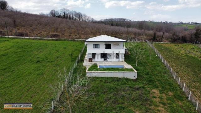 Meşelide Havuzlu Villa 1500 Dönüm İçinde 1