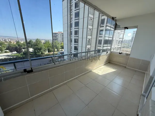Memur Şartlı Akkent Mahallesnde Manzaralı Cephesi Açık 2+1 Daire 1