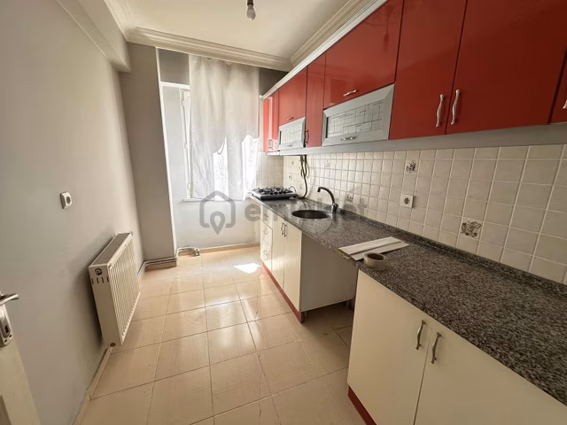 Reşadıye Mah Ara Kat Asansörlü Kiralık 2+1 Daire