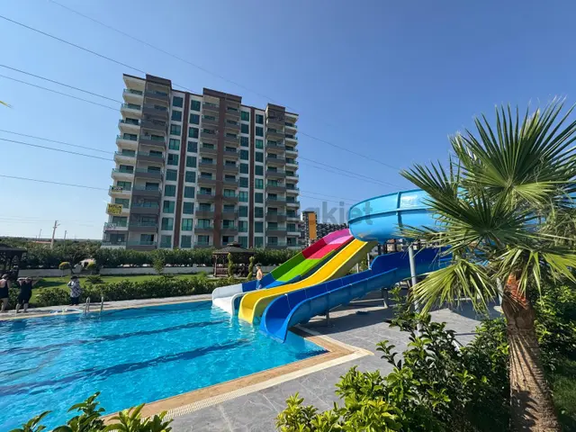 Erdemli Ayaş Mahallesi'nde Havuzlu Sitede Satılık 1+1 Daire