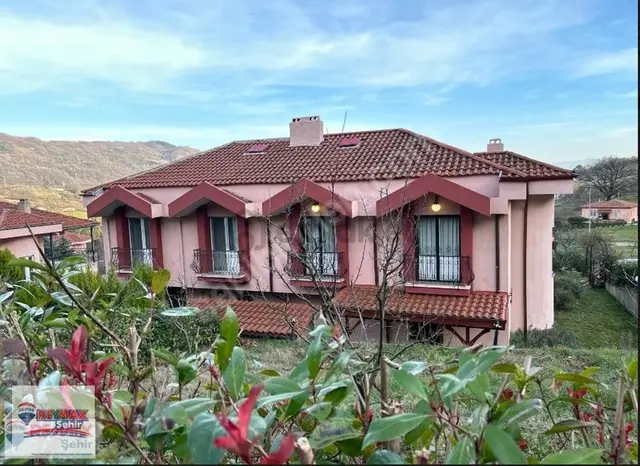Re/max Şehir'den Eğitimciler Sitesinde Satılık Dublex Villa 1