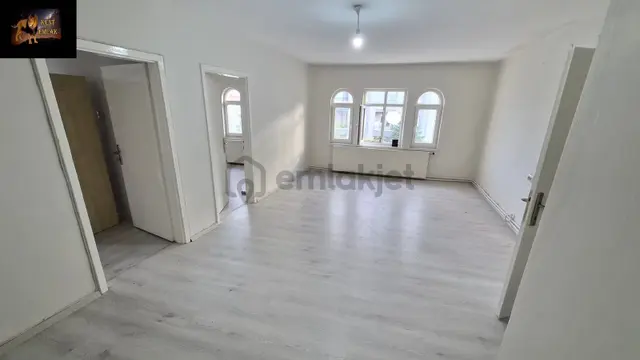 Tuzluçayırda Çift Cepheli 2. Katta 3+1 Kiralık Daire 1