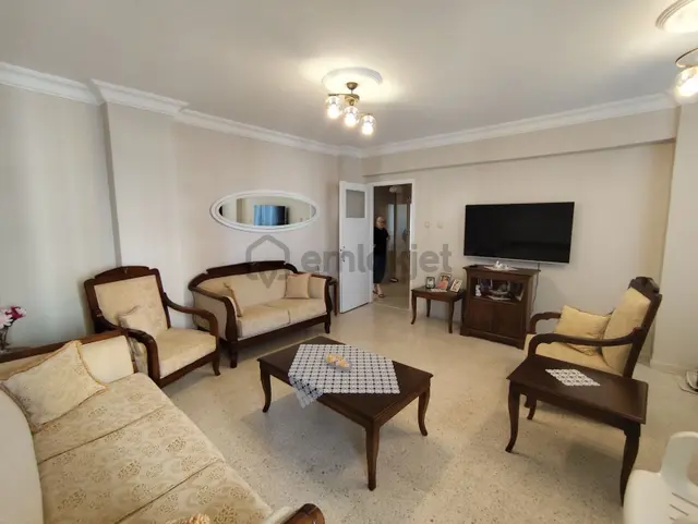 Yurt Mah. Göl Manzaralı Yeşil Fırın Karşısı 3+1 Satılık Daire 1